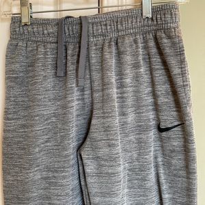 Nike Youth XL Gray Therma Fit Sweatpants